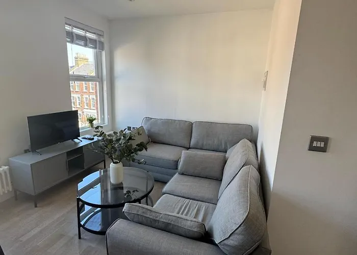 Superb 2 Bed Apartment - Ideal For Families Or Work Trips