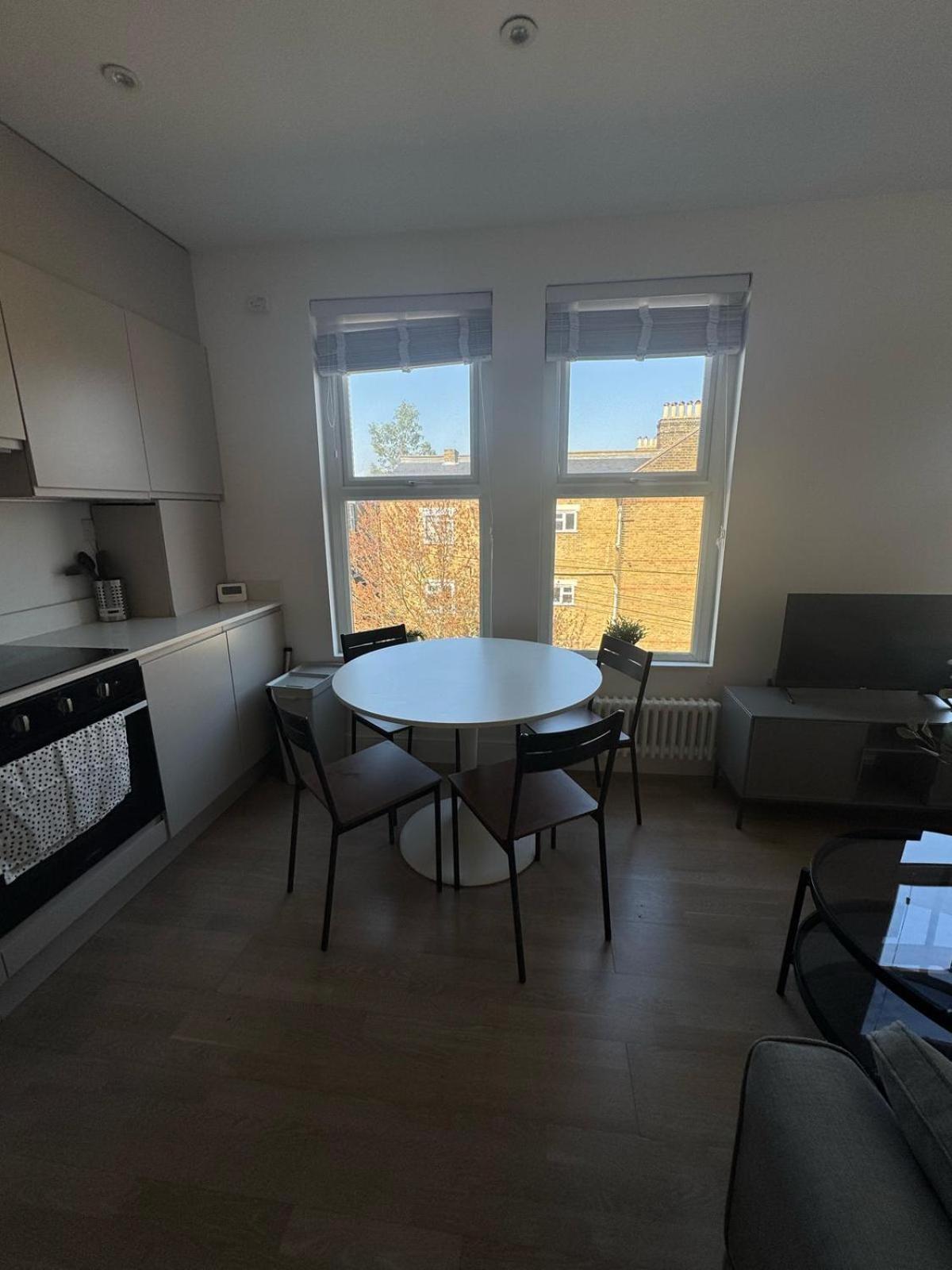 Superb 2 Bed - Ideal For Families Or Work Trips Apartamento Londres